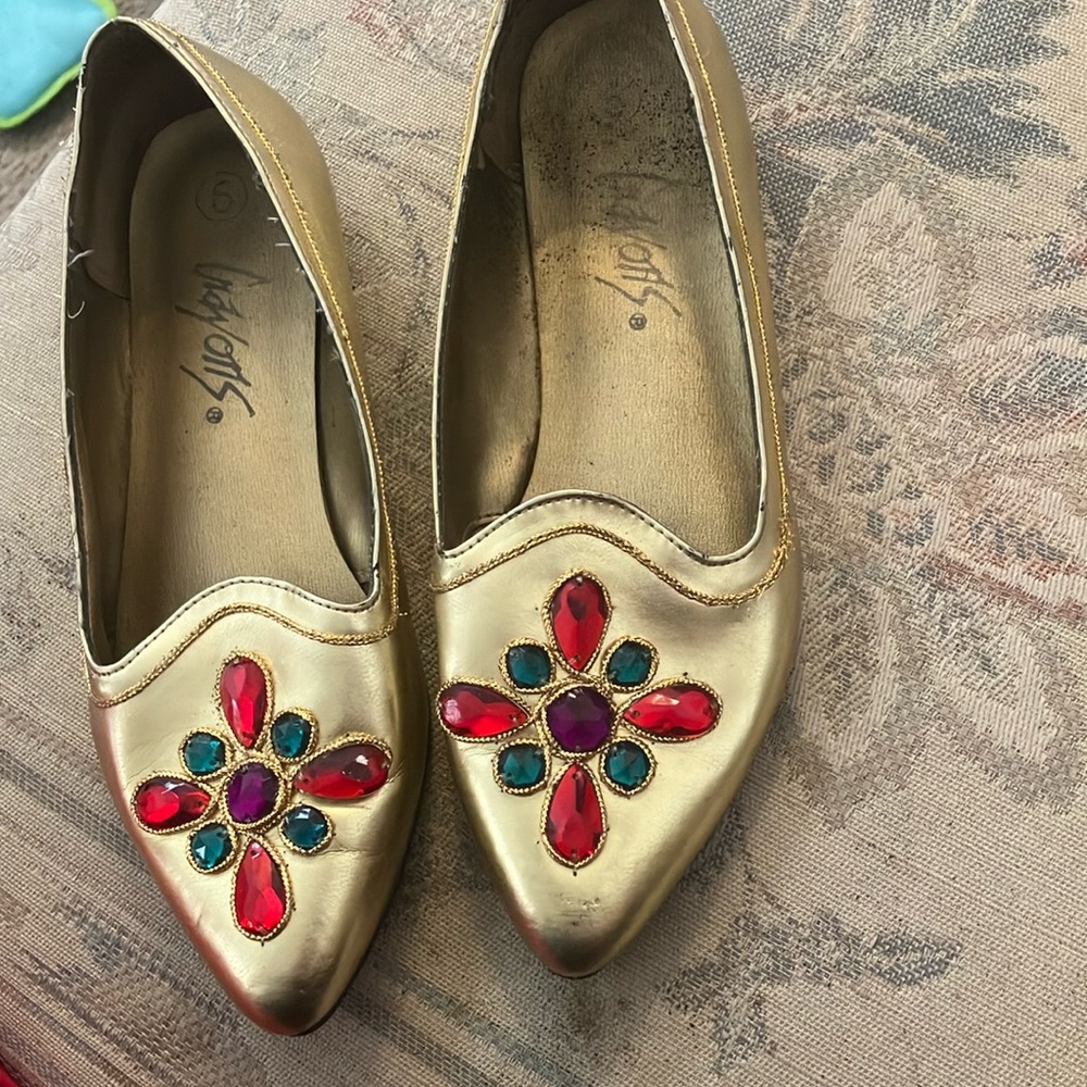 Crayons dressy gold flats 6